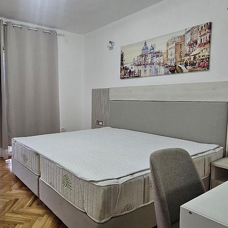 Dika Apartment Бар Экстерьер фото